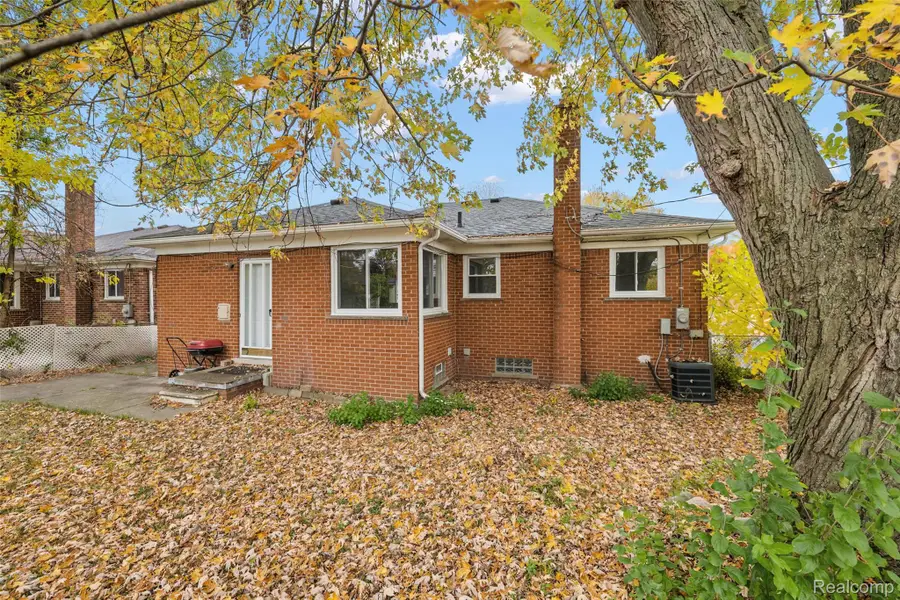 23711 Coyle Street, Oak Park, MI 48237 - Image #3