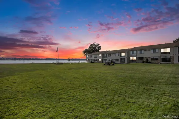 1700 River Road #10, Marysville, MI 48040