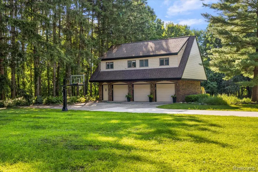 1600 Mill Race, Rochester Hills, MI 48306 - #3