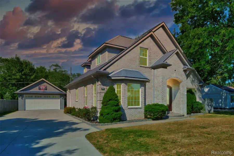 33528 Rhonswood Street, Farmington Hills, MI 48335 - Image #3