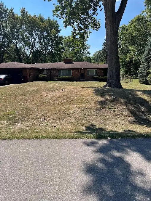 24139 Philip Drive, Southfield, MI 48075