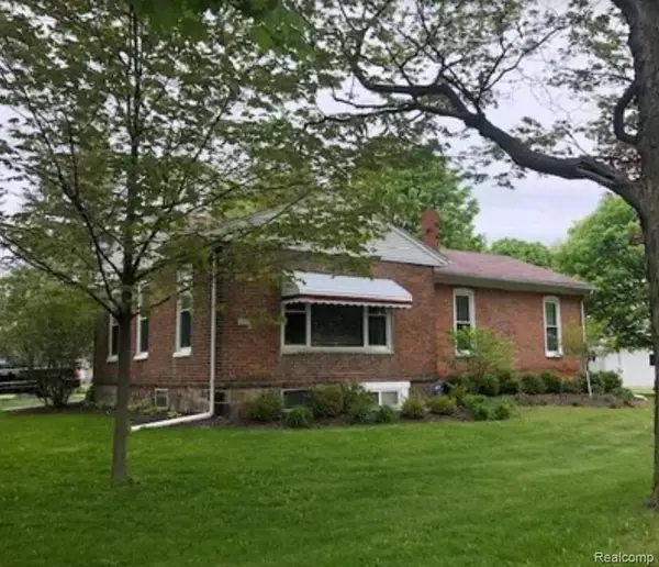 6209 E Atherton Road, Burton, MI 48519