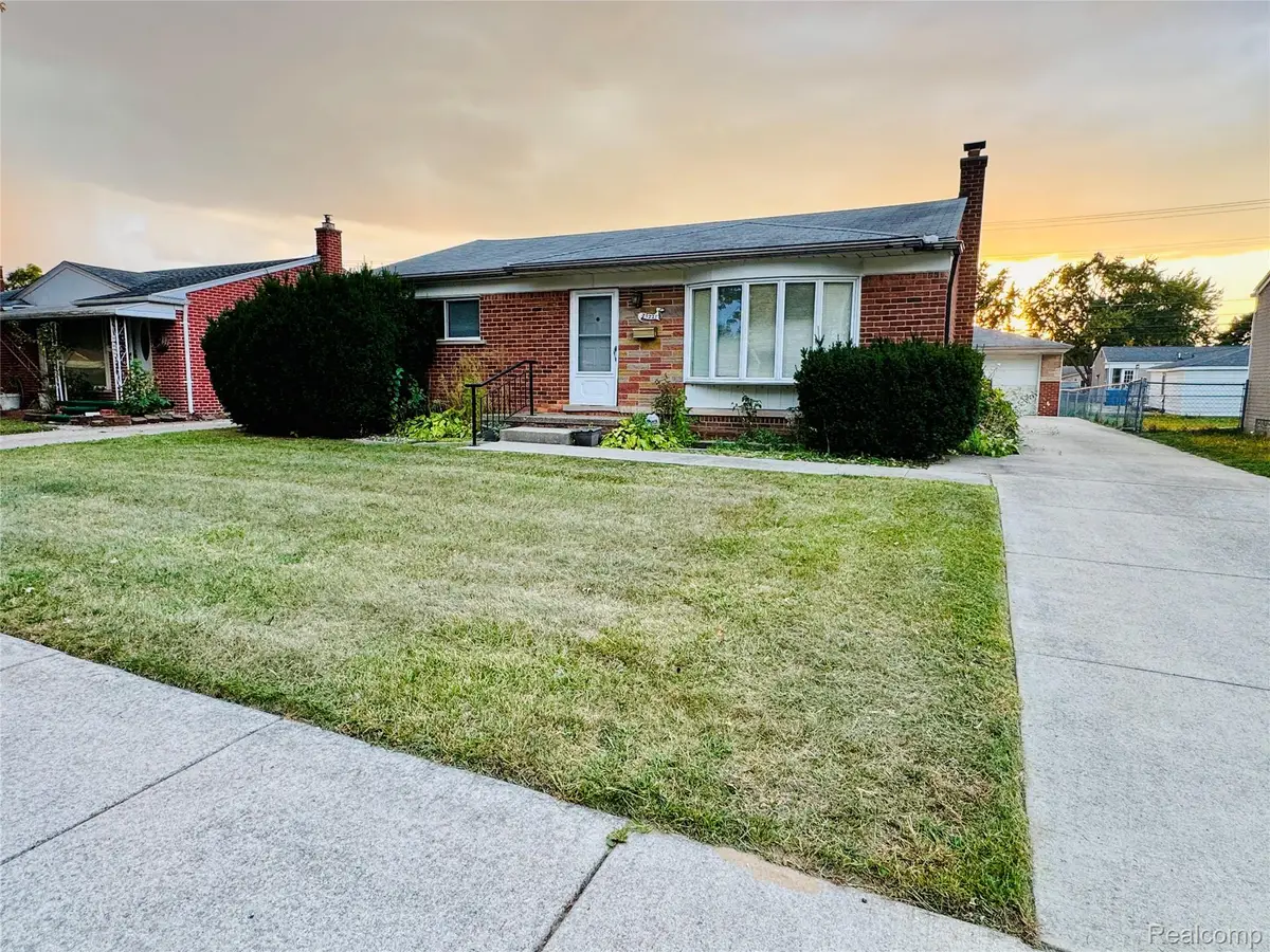 25227 Marilyn Avenue, Warren, MI 48089 - Image #1