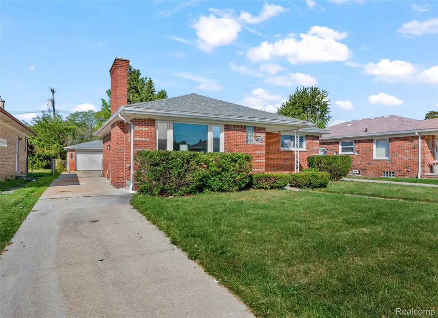 24821 Almond Avenue, Eastpointe, MI 48021 - Image #2