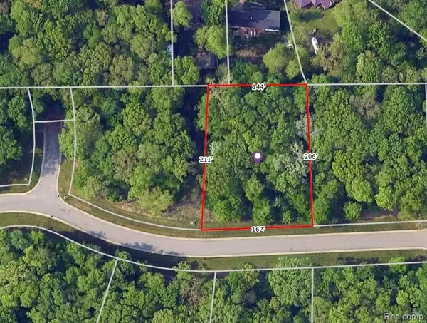 676 Kings Fairway Lane, GrandBlanc, MI 48439