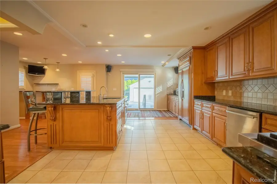 450 Roland Road, Grosse Pointe Farms, MI 48236 - Image #2