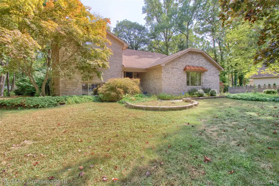 28503 Margaret Lane, New Boston, MI 48164 - Image #2