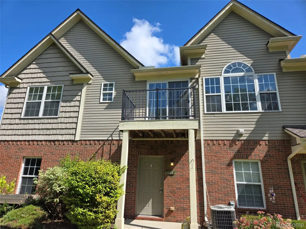 27635 Hidden Oaks Drive, Trenton, MI 48183 - Image #1