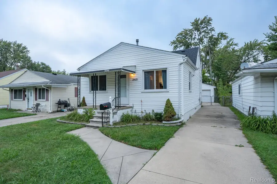 20629 Hollywood Street, Harper Woods, MI 48225 - Image #2
