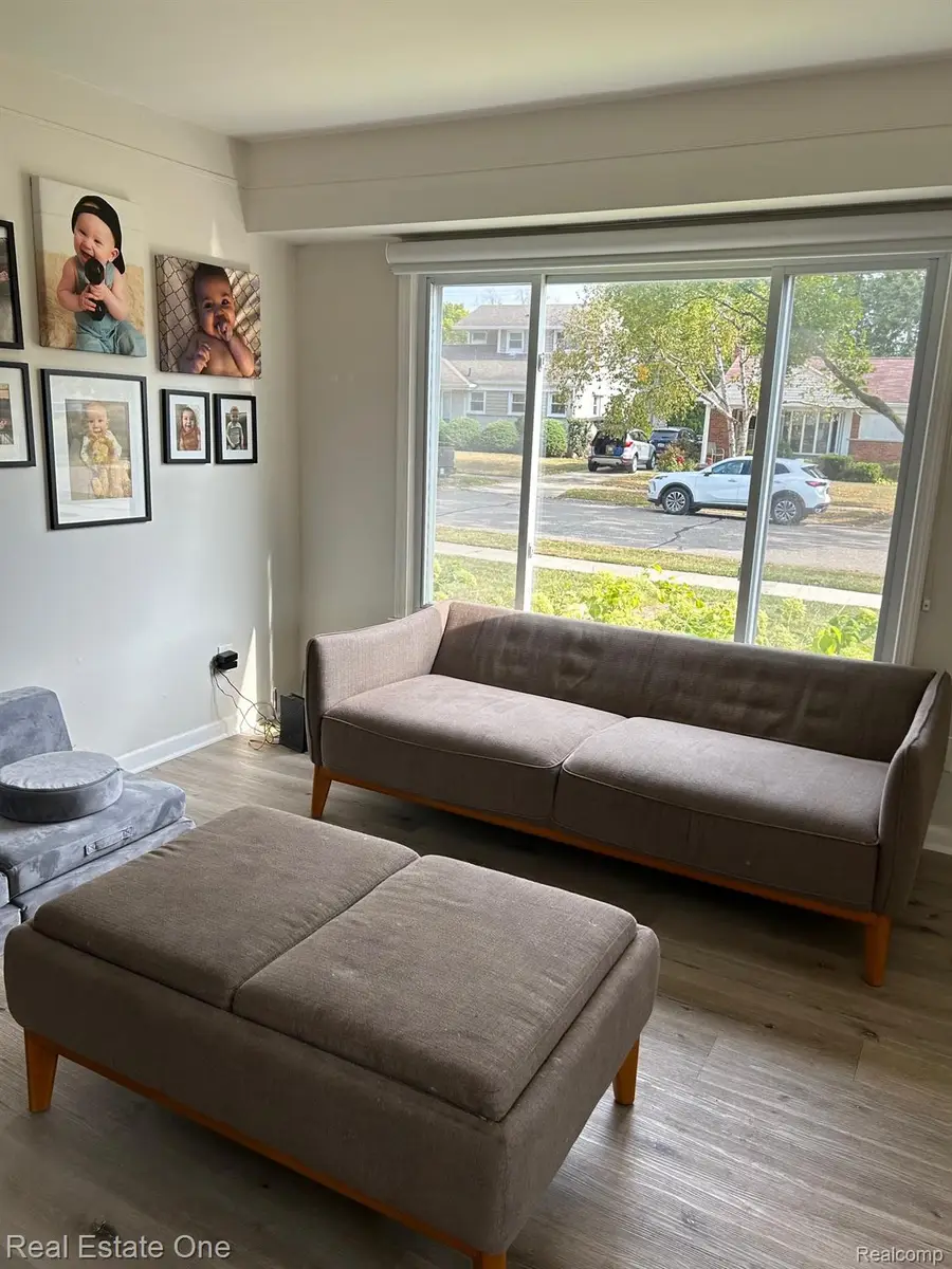 31915 Lamar Drive, Farmington, MI 48336 - Image #3