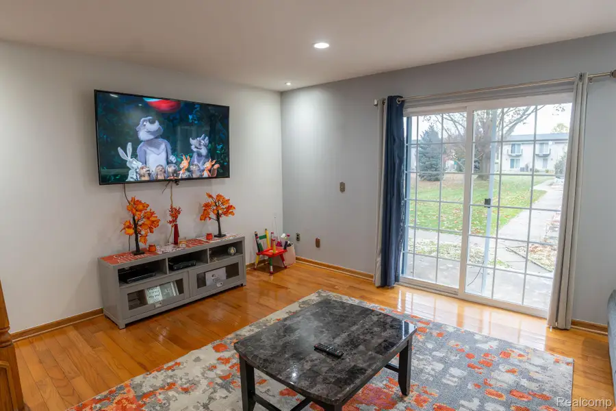 4468 15 Mile Road #104, Sterling Heights, MI 48310 - Image #3