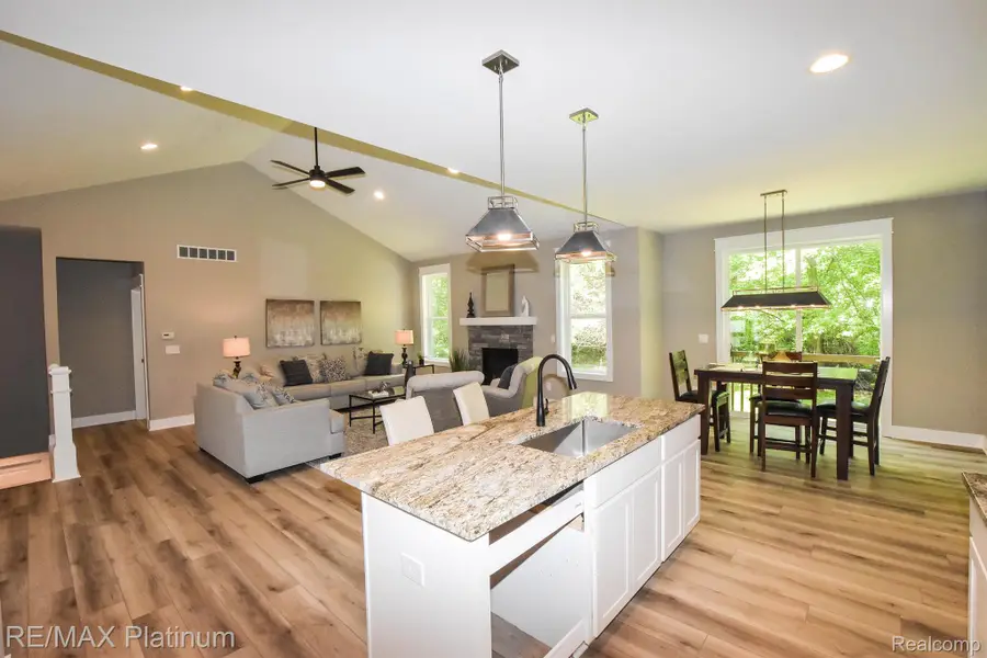 43 Candlelight Court, Brighton, MI 48114 - Image #3