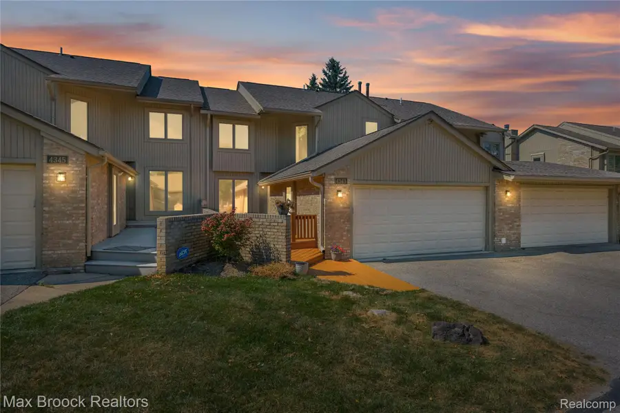 4343 Foxpointe Drive, West Bloomfield, MI 48323 - Image #3