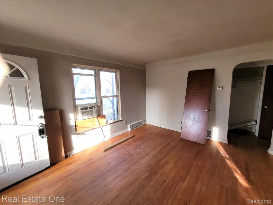 10339 Tireman Avenue, Dearborn, MI 48126 - Image #2