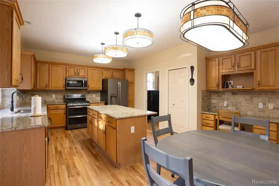 6263 Knob Bend Drive, Grand Blanc Charter Township, MI 48439 - Image #2