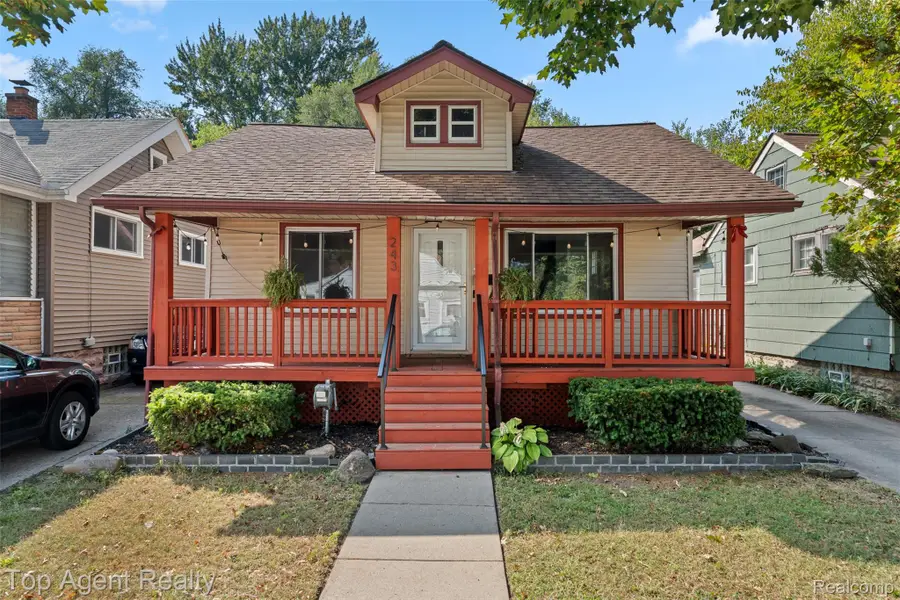 243 Edgewood Place, Ferndale, MI 48220 - Image #2