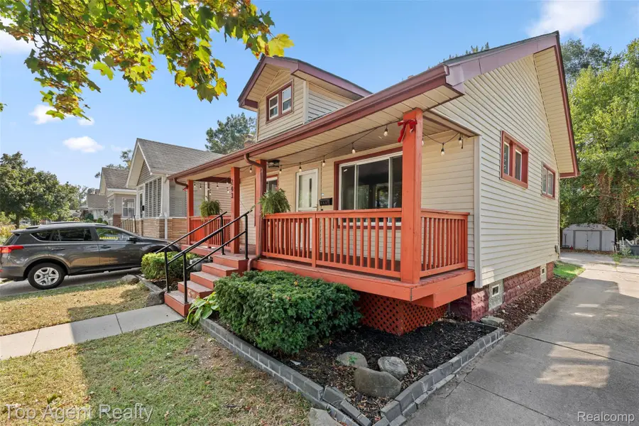 243 Edgewood Place, Ferndale, MI 48220 - Image #3