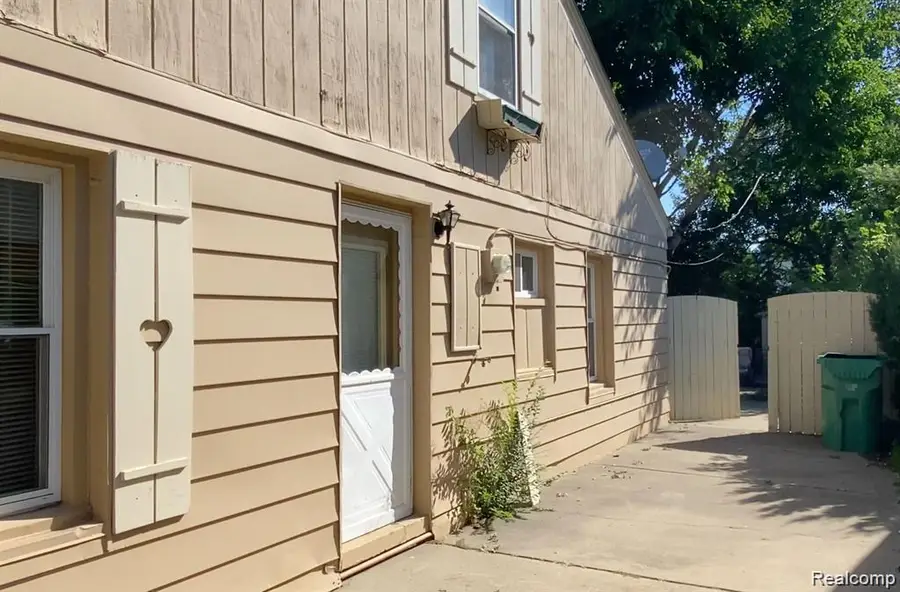 22780 Rosalind Avenue, Eastpointe, MI 48021 - Image #2