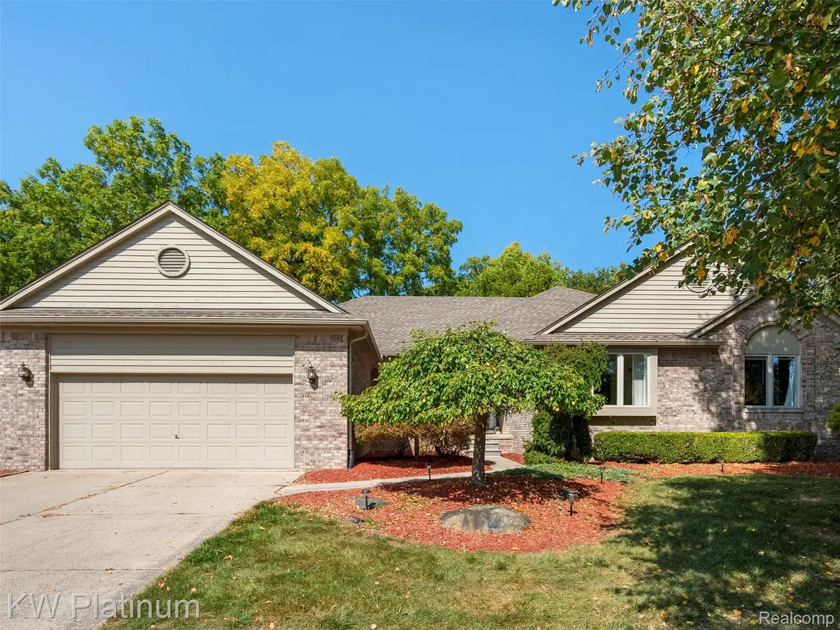 37829 Pocahontas Drive, Clinton Township, MI 48036 - Image #1