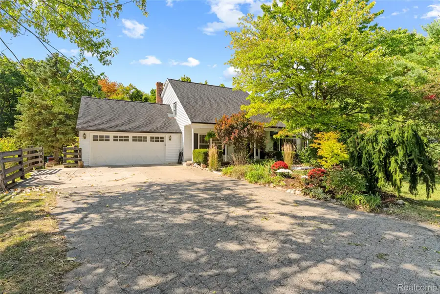 2715 Cullen Road, Howell, MI 48855 - Image #3