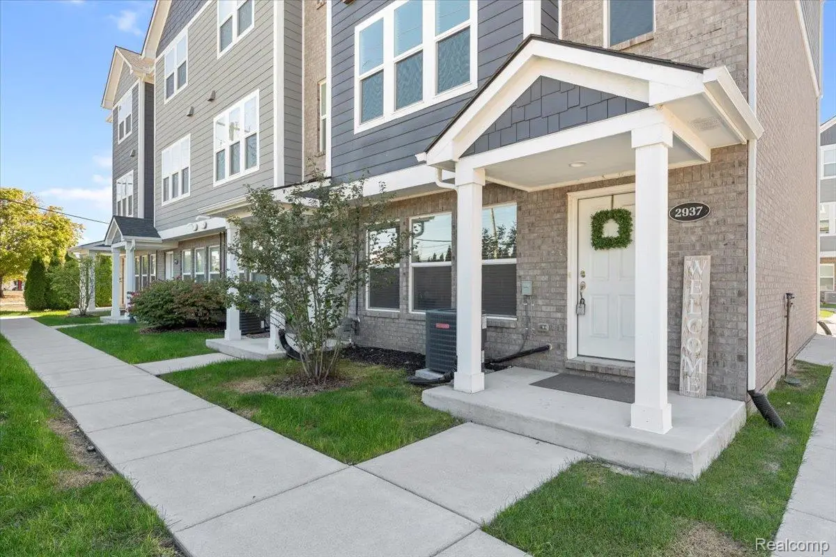 2937 E Square Lake Road, Troy, MI 48085 - Image #1