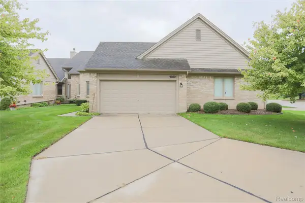 16768 Pearlcreek Court N, Macomb, MI 48042
