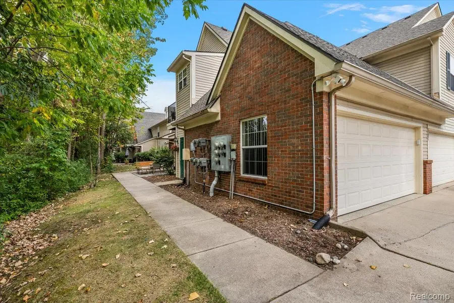 7820 Marie Drive, Shelby Charter Township, MI 48316 - Image #3