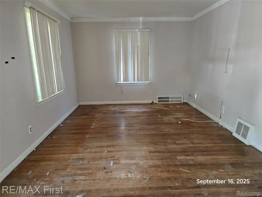 19341 Woodside Street, Harper Woods, MI 48225 - Image #3