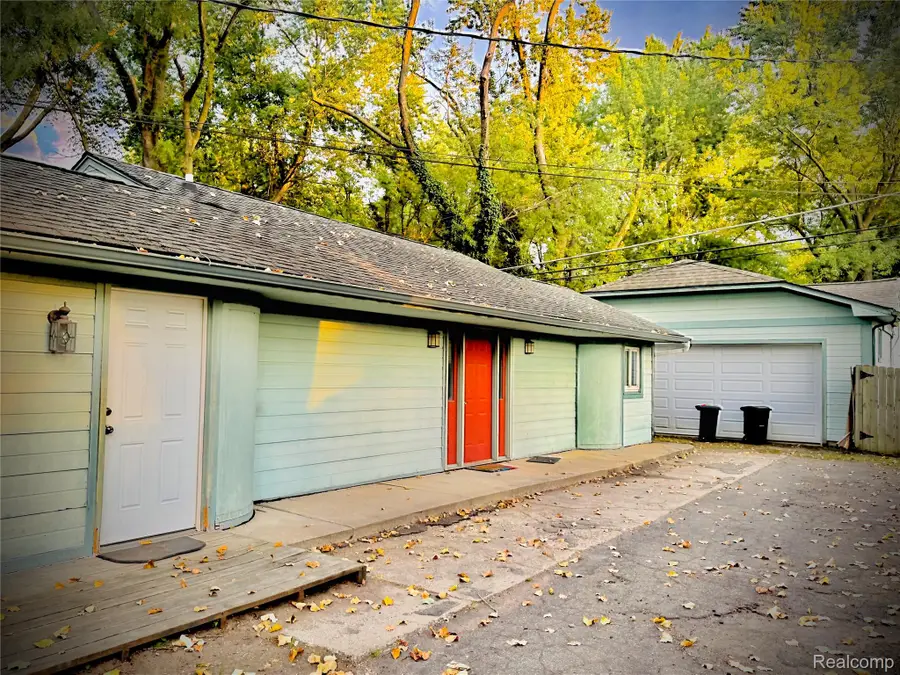 5336 Mansfield Avenue, Sterling Heights, MI 48310 - Image #2