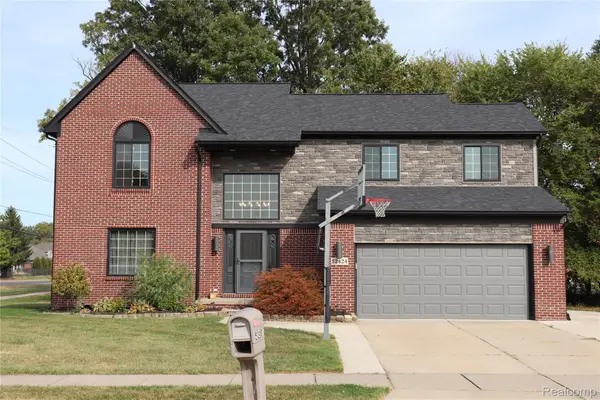 52424 Walnut Drive, Chesterfield, MI 48047