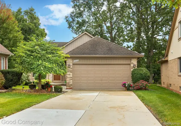 20140 Shoals Court S #16, ClintonTownship, MI 48038