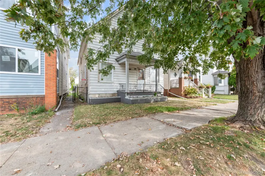 2227 Florian Street, Hamtramck, MI 48212 - Image #2