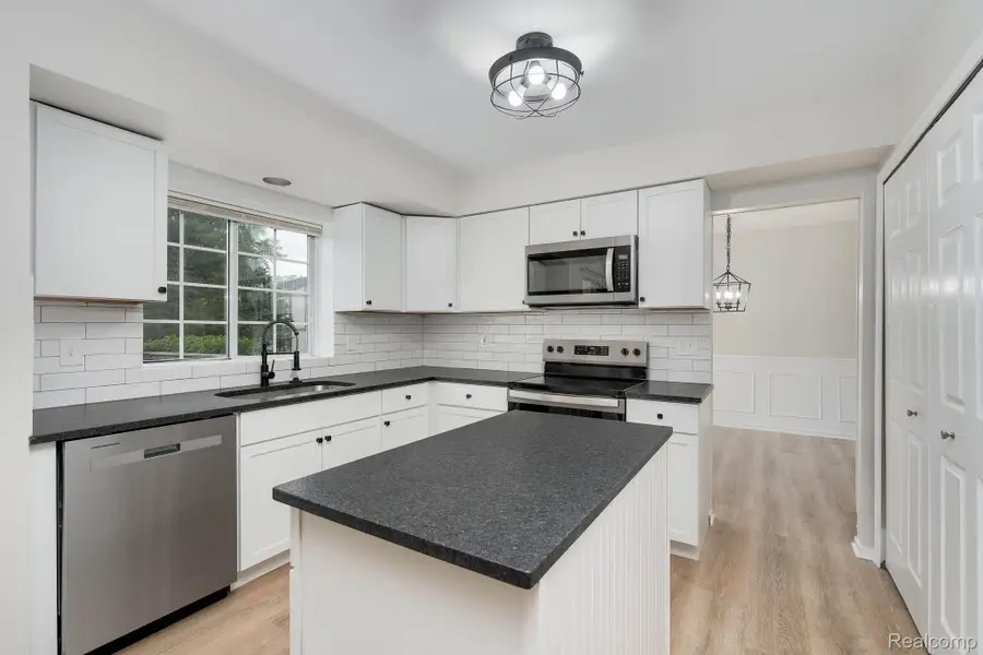 1883 Poppleton Drive, West Bloomfield, MI 48324 - Image #2