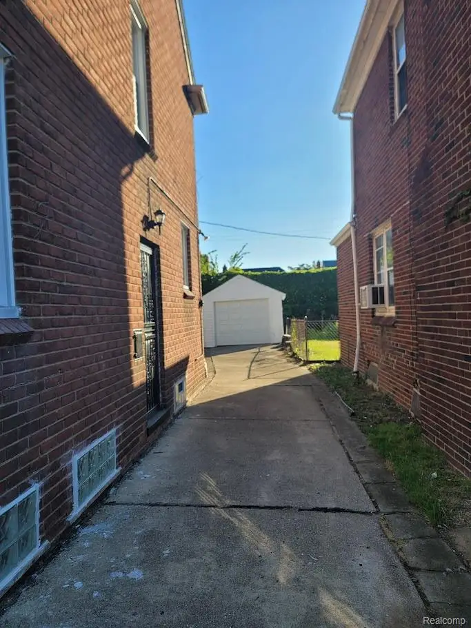 18700 Hartwell Street, Detroit, MI 48235 - Image #2