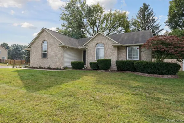 2447 Grove Park Road, Fenton, MI 48430