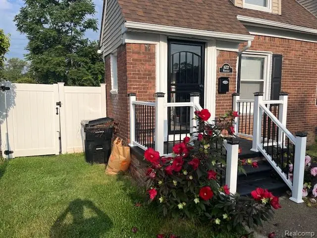 16727 Mansfield Street, Detroit, MI 48235 - Image #2