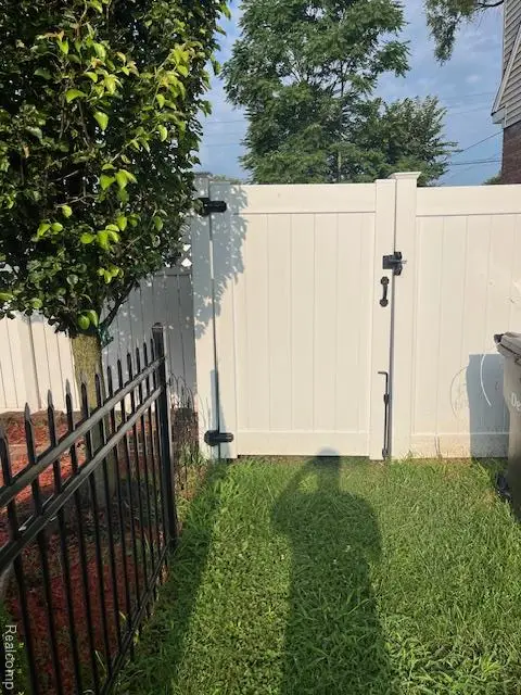 16727 Mansfield Street, Detroit, MI 48235 - Image #3