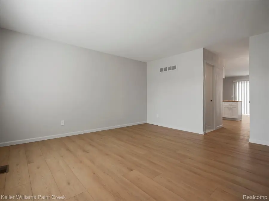 29448 El Dorado Plaza, Warren, MI 48088 - Image #3