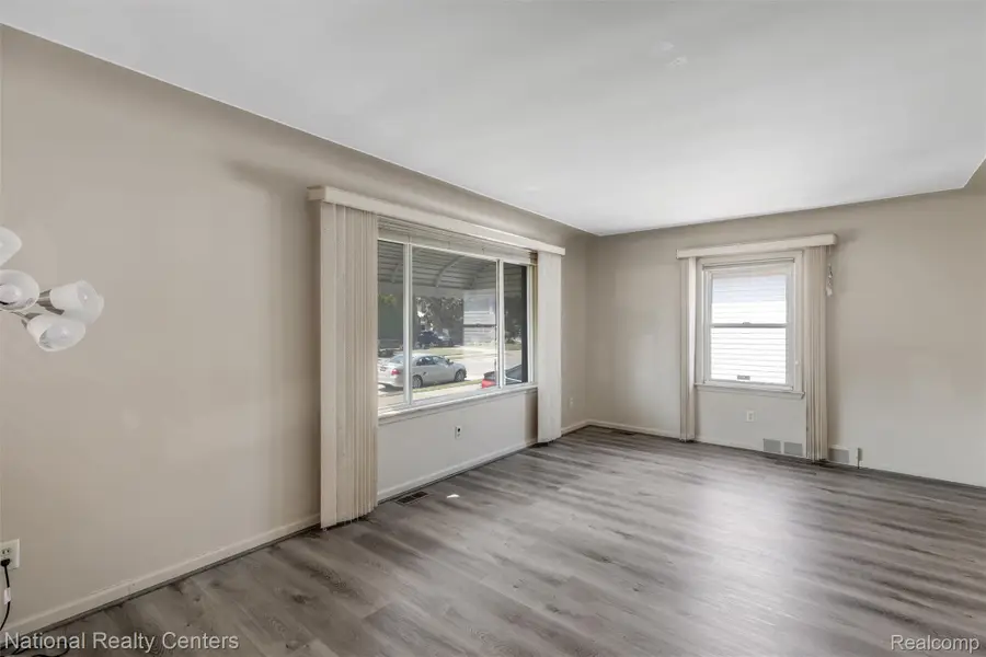 23018 Lambrecht Avenue, Eastpointe, MI 48021 - Image #3