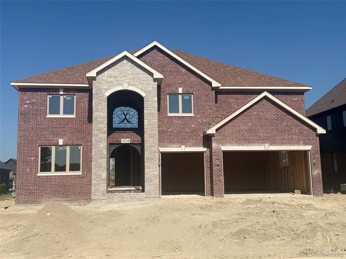 19319 Hamlin Lake Drive, Macomb, MI 48044 - Image #1