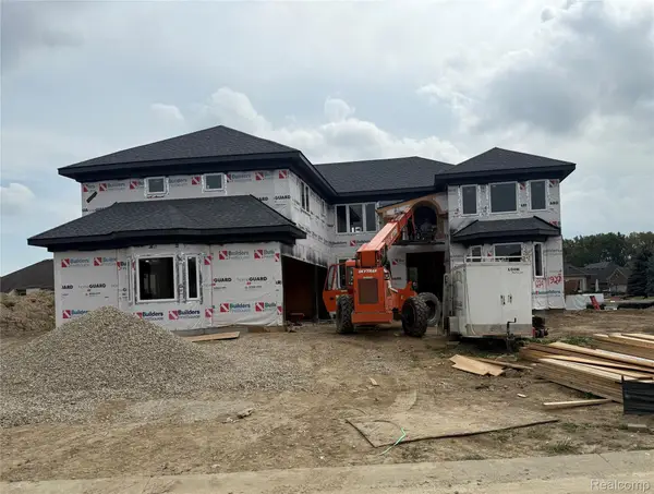 19274 Hamlin Lake Drive, Macomb, MI 48044