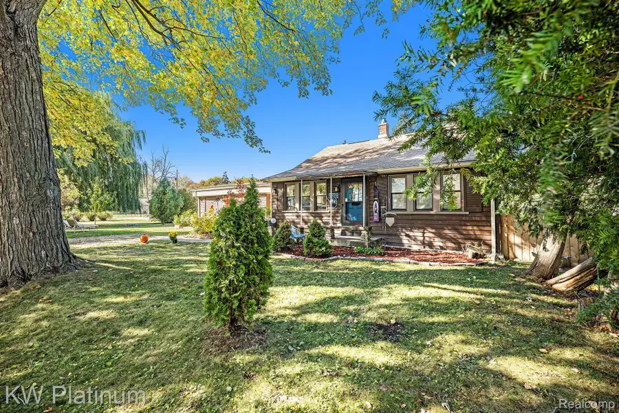 36141 Homeview Street, Harrison Township, MI 48045 - Image #3