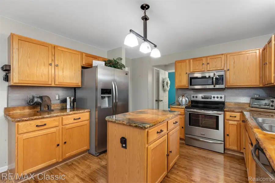 4692 Clover Road, Canton, MI 48188 - Image #2