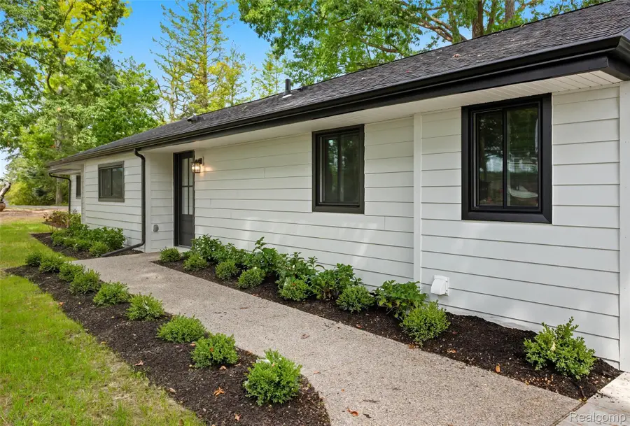 5190 Westcombe Lane, West Bloomfield, MI 48324 - Image #3