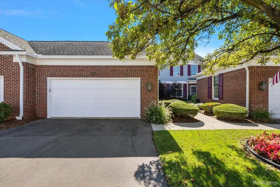 9000 Harbor Place Drive, Saint Clair Shores, MI 48080 - Image #3