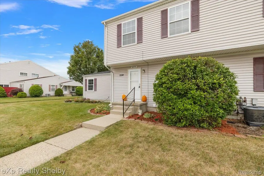 28309 Raleigh Crescent Drive #68, Chesterfield Township, MI 48051 - #3