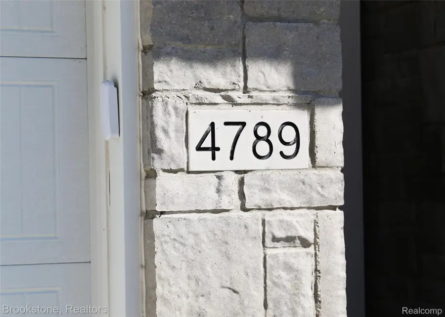 4789 Glenora Drive, Orion, MI 48359 - Image #2