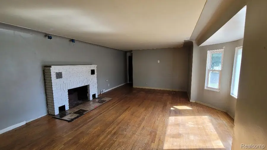 30185 Carl Street, New Haven, MI 48048 - Image #3