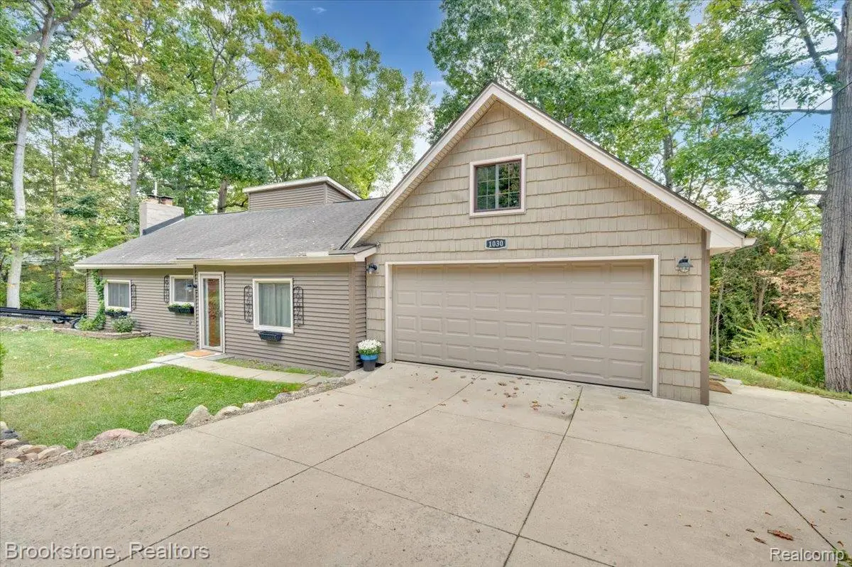 1030 Forest Lake Boulevard, Orion, MI 48362 - Image #1