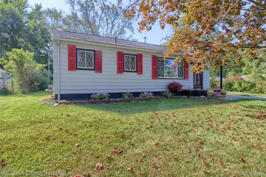 46083 Reed Street, Belleville, MI 48111 - Image #2